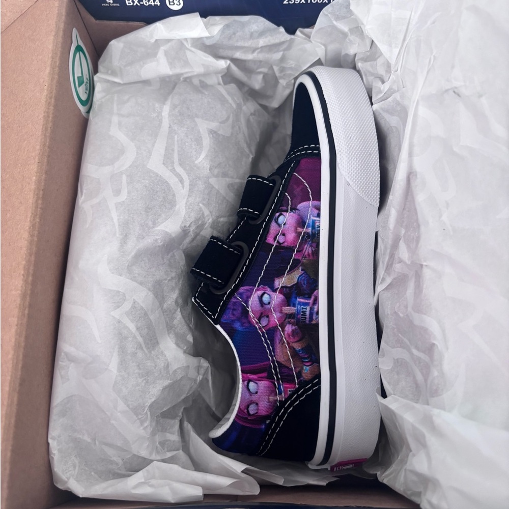 Vans KPop Demon Hunters Old Skool V Little Kids Black Purple White size 12